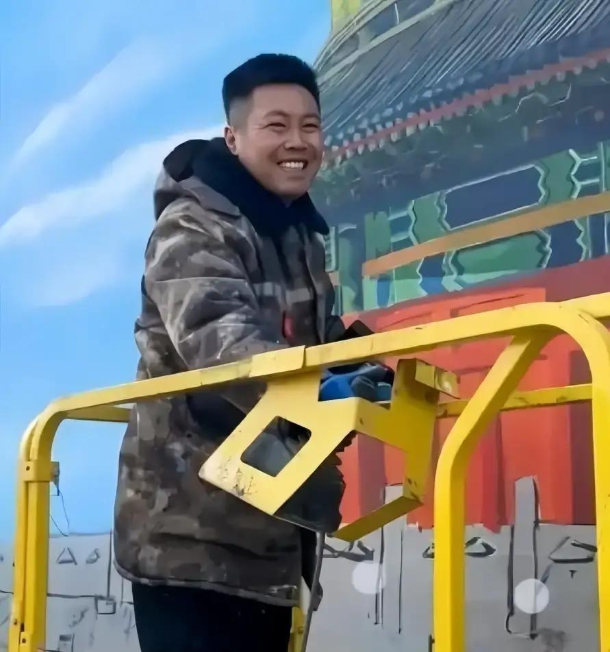 吴承言在村里画童话墙，本意免费给破墙换新衣，结果视频爆火，游客挤爆村道。村民原