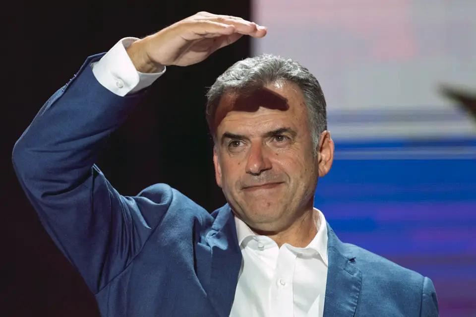 南美洲的格局，被一个小国彻底搅翻了！当其他拉美国家还在看美国的脸色、在“选边站”