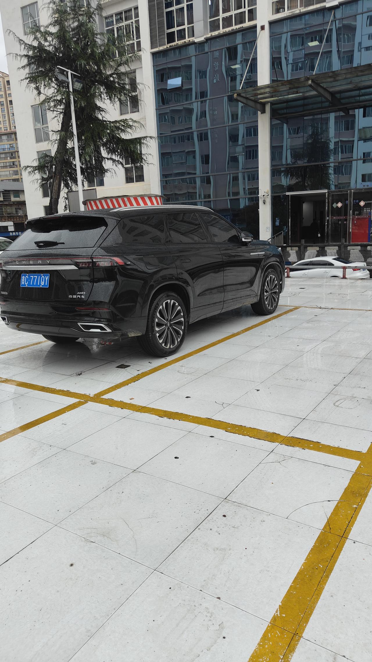 看看这是奇瑞那款车看着高端大气上档次