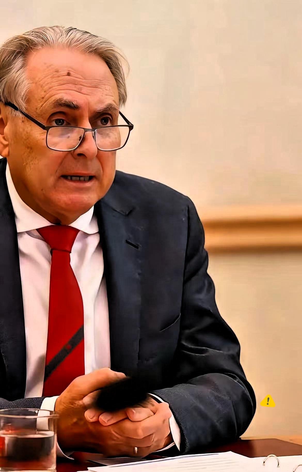 中方出手后，澳部长急了​1月1日，澳大利亚贸易部长唐·法雷尔说，对中方的决定很