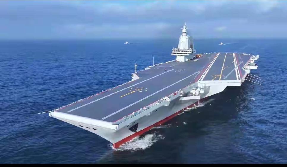 美国心里又酸溜溜的，福建舰11月5日入列，美国媒体有线新闻网CNN，还找来两位前