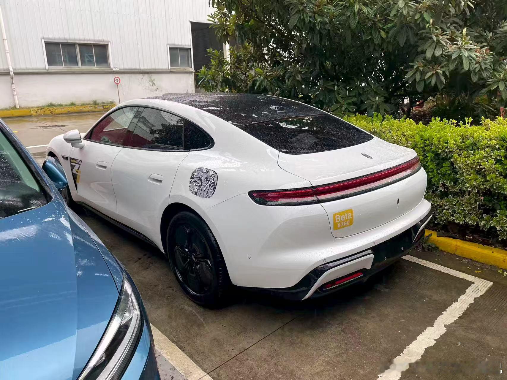 尚界z7的实车确实每个颜色都很好看啊