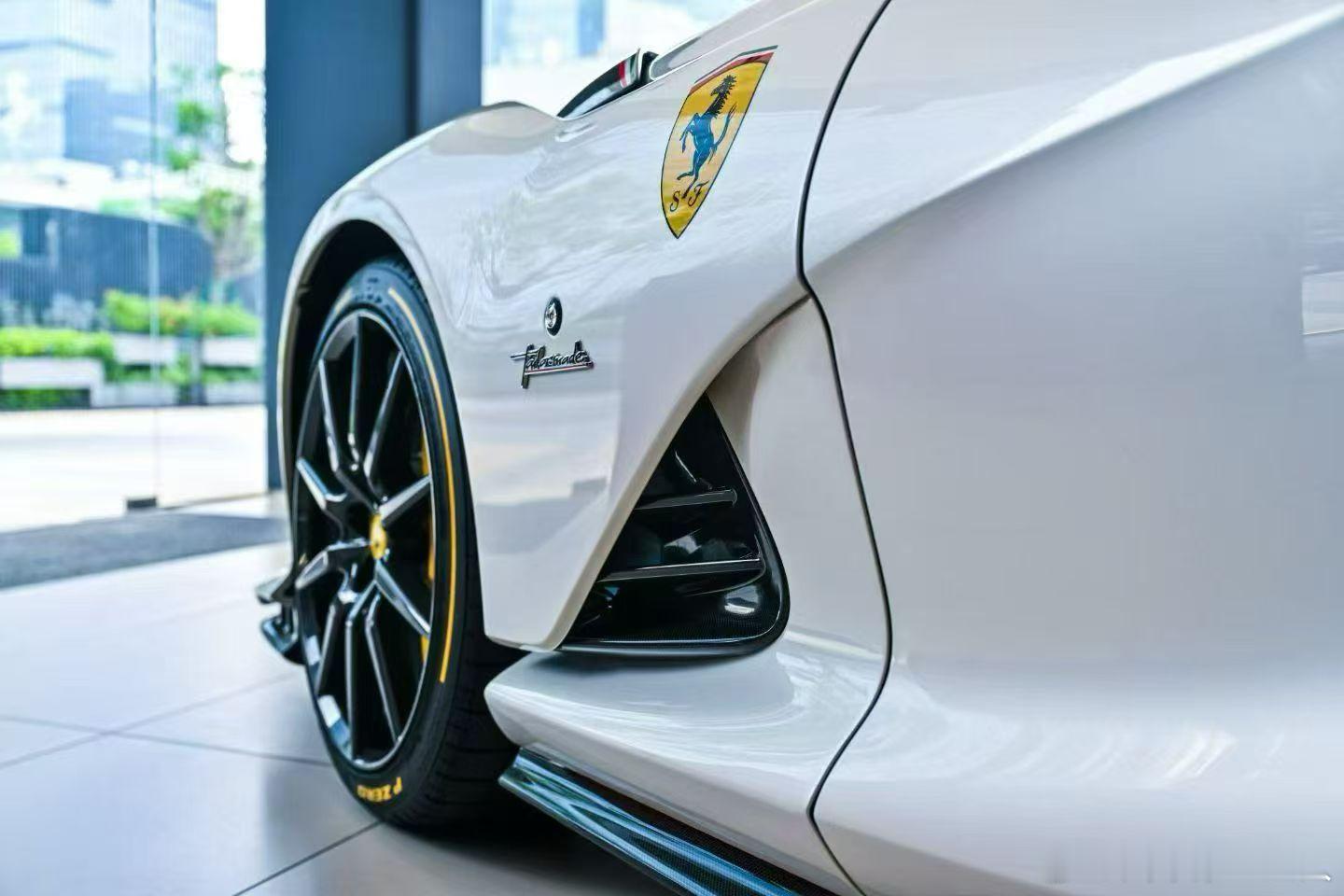 法拉利812competizioneTailormade，选配300多万，仅