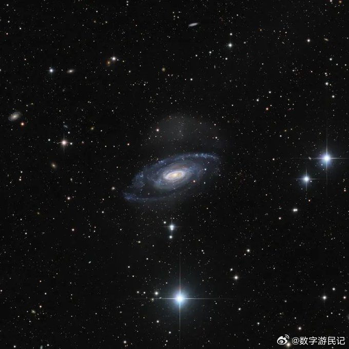 NGC7531：鹤座中优雅的螺旋星系在距离地球约7000万至7200万光年的南