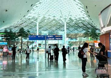 中方取消900架赴日航班！日本首相嘴硬到底，多行业哭着喊疼这波反制来得太解