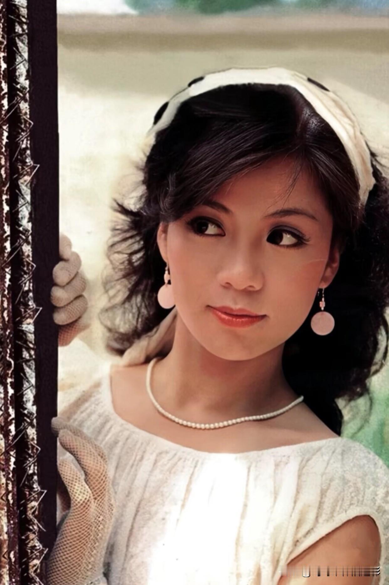 你心目中长得最漂亮的女演员是谁呢当然翁美玲，她的美超越了时间和空间，她的美是永恒