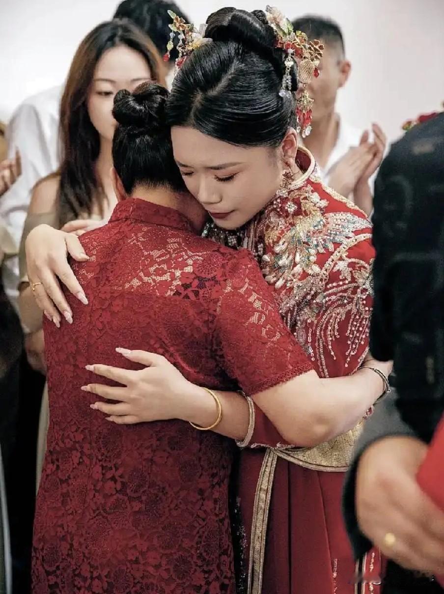 不管和谁做亲家，都要告诉女儿，要有这几道底气，在哪儿都有地位！咱们做父母的，