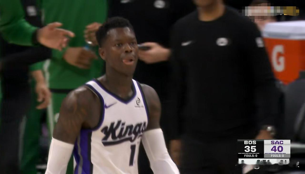 国王大将施罗德真是太憋屈了！在今天国王主场以106：120输给凯尔特人的比赛中，