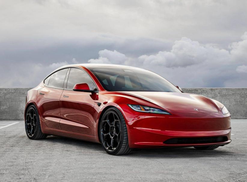 听我一句劝，哪怕是买豪车，也要盯着磷酸铁锂电池不放。我相信有人不认可，说什么豪