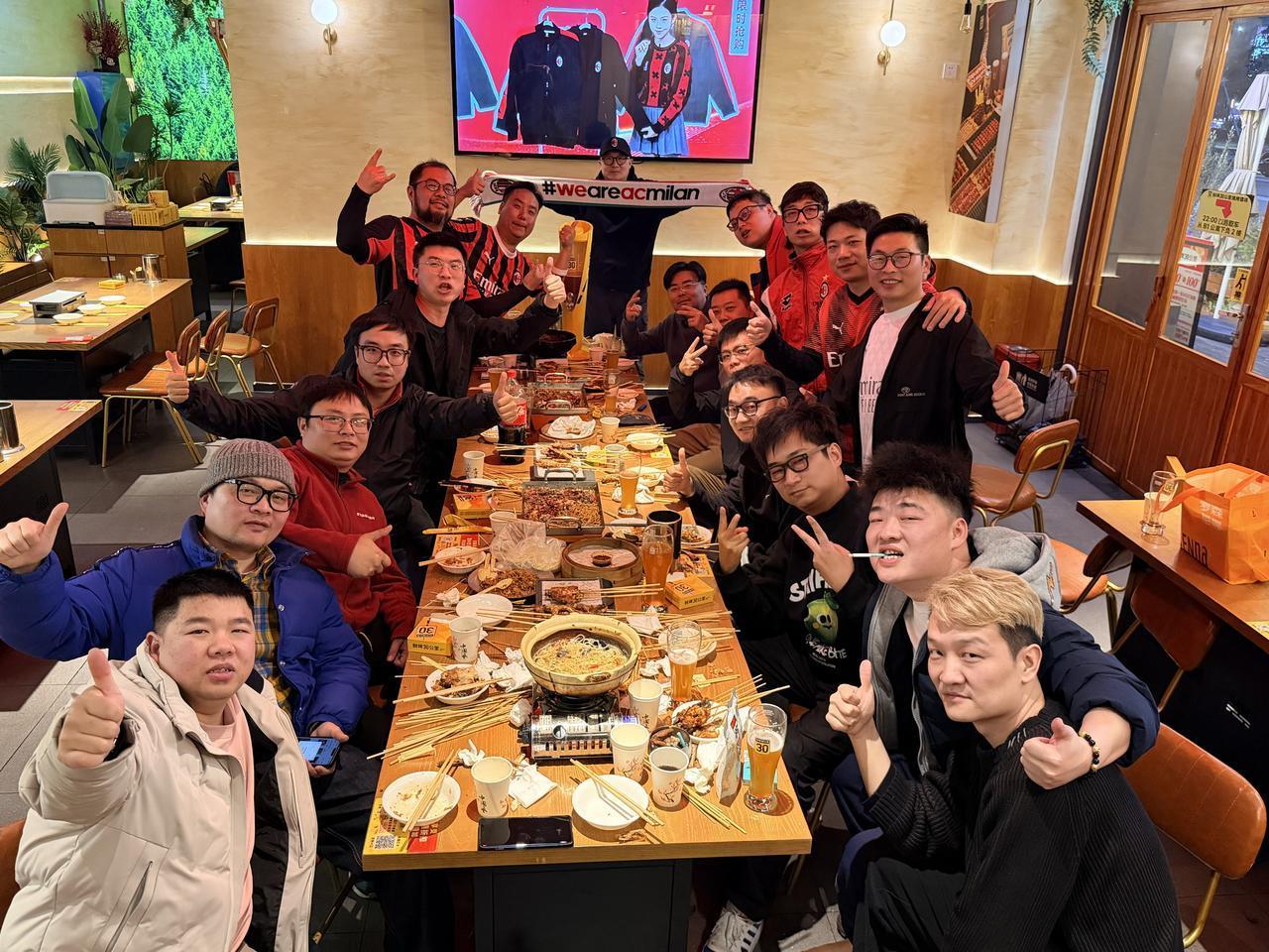 湖南是米兰王国的足球乐土！在湖南的大街上，尤其是长沙的大街上，你问10个球迷有