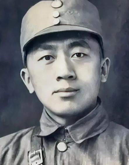 1942年，日伪军一师长派人给粟裕送了一包烟。粟裕不解，以为是敌人送礼，便饶有兴