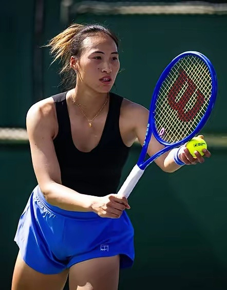 郑钦文回应一轮游郑钦文复出首战即遭遇一轮游。她在赛后采访中总结了输球的原因。郑钦