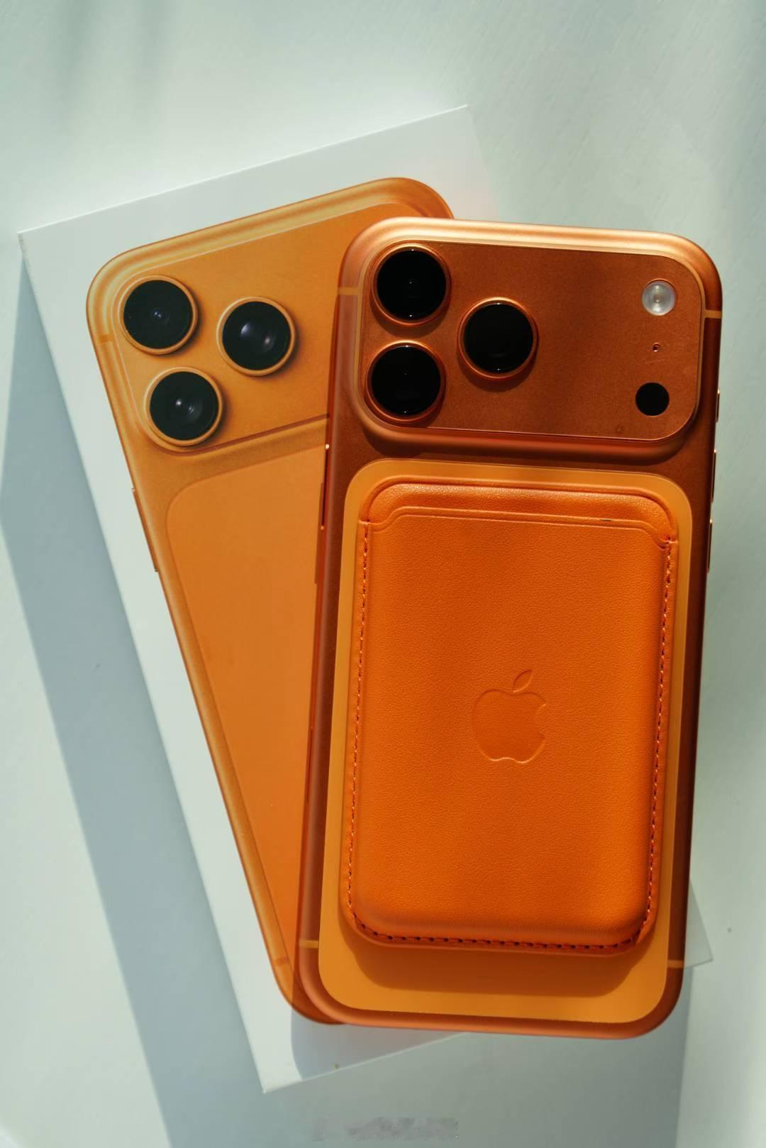 苹果严禁线下经销商线上售产品那哪些苹果授权专营店是不是违规了，还有一些第三方店铺