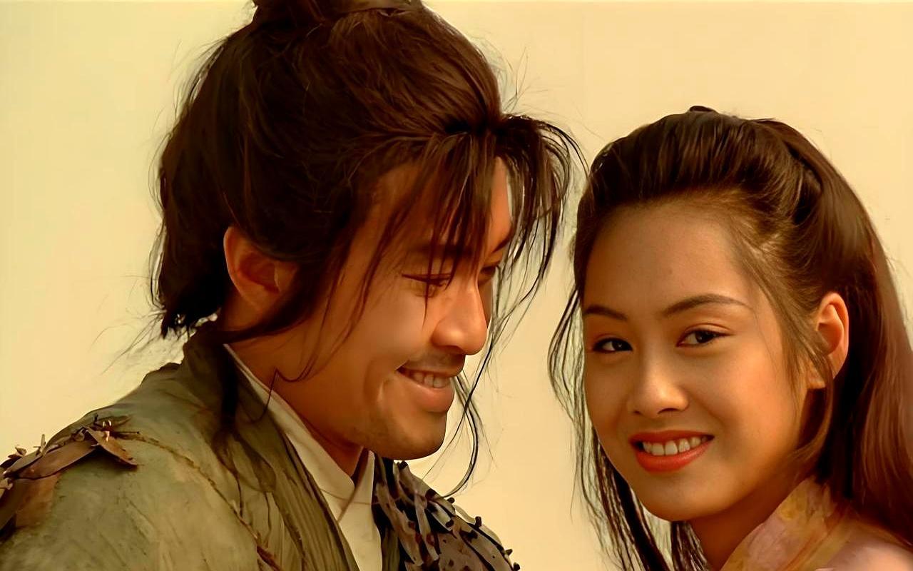 酒店的床还是温的，卫生间却反锁了。“三年半，流的眼泪太多了。”朱茵在发布会