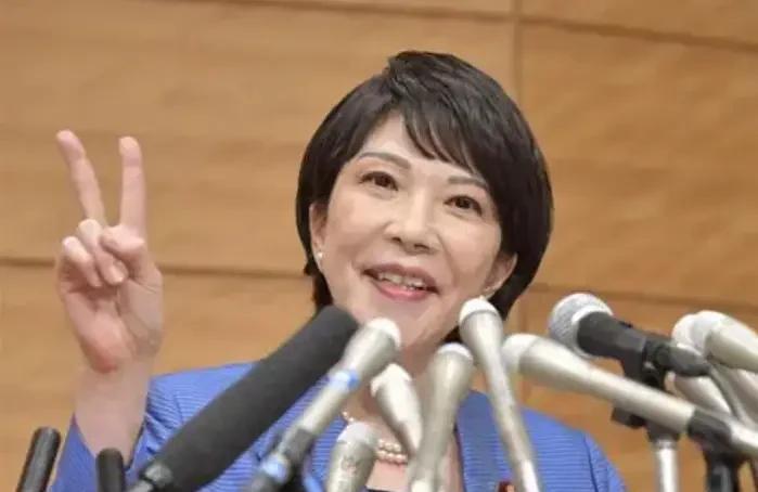 高市早苗有可能是日本有史以来第一位女首相，随着小泉进次郎的“自宫”行为（被网曝花