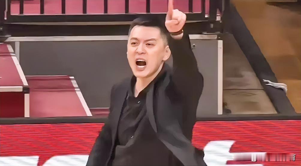 杨鸣一个变招让王博无法应对。这才是辽篮16分大胜浙江广厦的真正原因。辽篮主场以