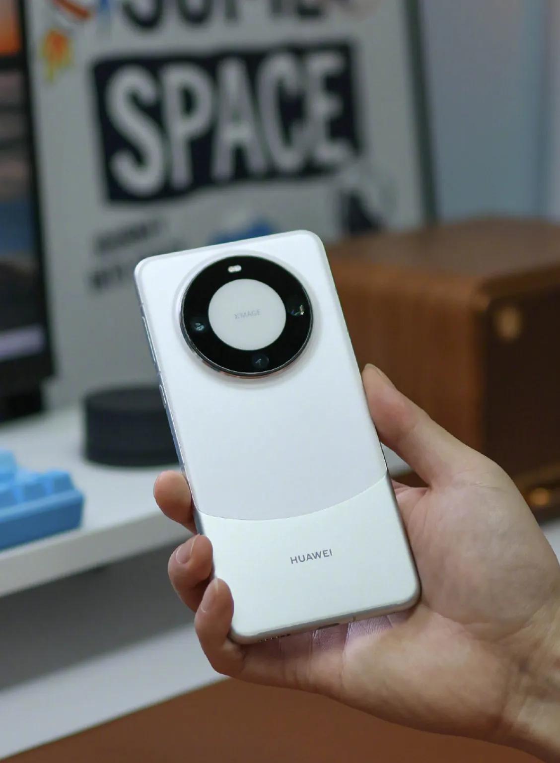 Mate60Pro可以说是近四年华为Mate系列里市场热度与销量表现最强的机型