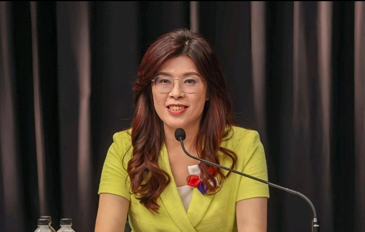 郑丽文这一招太高了！民进党当局有意阻扰郑丽文访问中国大陆，结果郑丽文反将一军