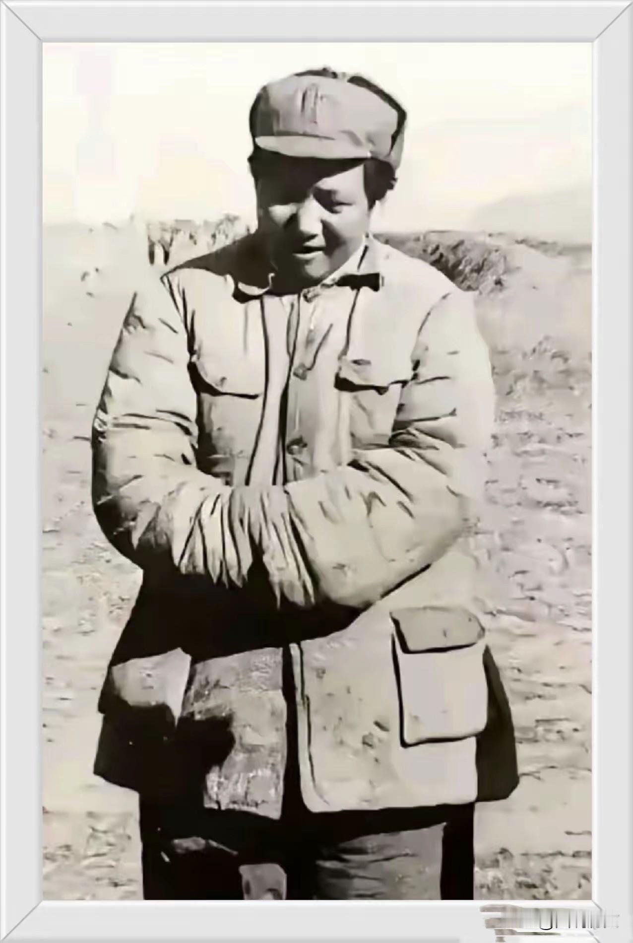 这张老照片我第一次见到这张老照片我第一次见，拍摄应该在30年代的延安，我看第