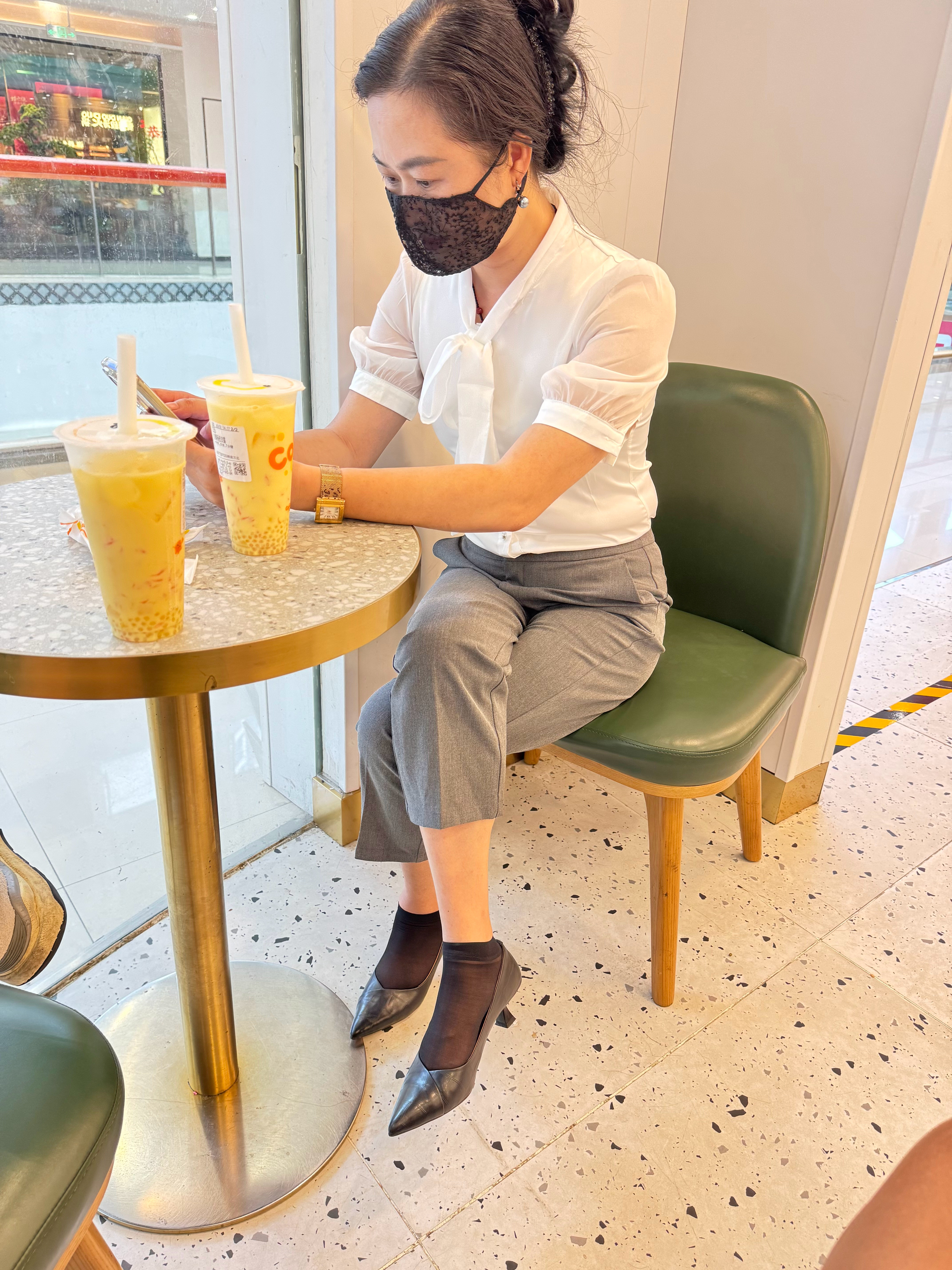 短黑配高跟职业装穿搭​​​