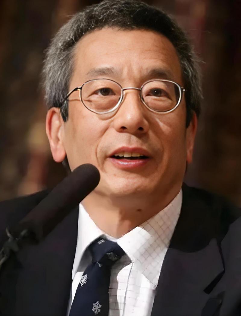 2008年，钱学森的侄子钱永健拿到了诺贝尔化学奖。然而，面对记者的采访，他却说