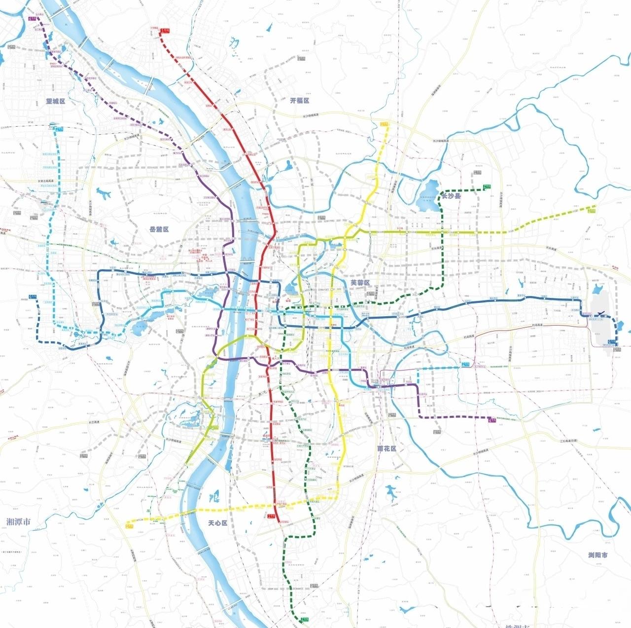 《星城轨网再扩容，长沙地铁织就发展新经纬》星城长沙的地铁脉络正以蓬勃之势向城
