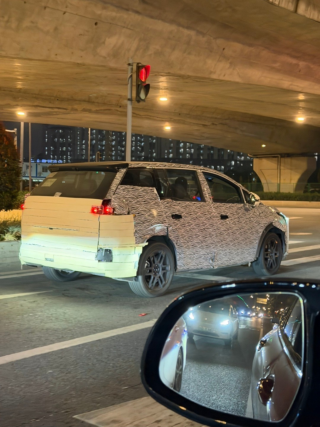 今日猜车（提示：某广州本地车企）祝大家周末愉快！