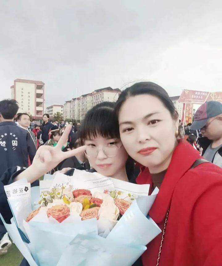 2025高考成绩一出，家长群里静悄悄的！说来非常奇怪，高考出分