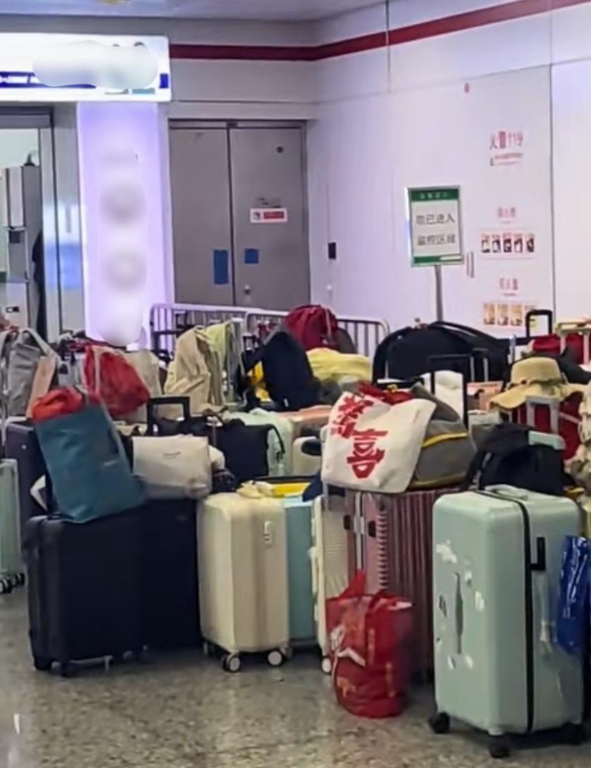 “五一”福州地铁无人看管行李走红！城市信任暖人心
