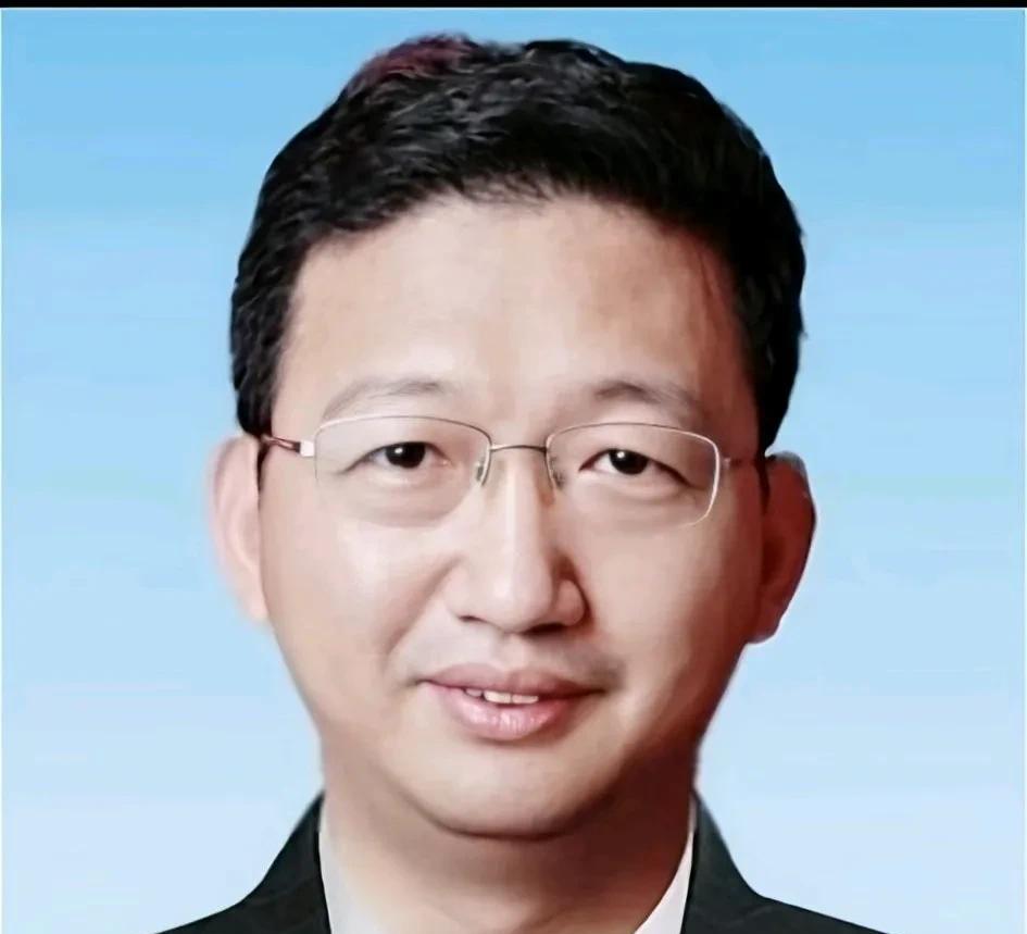 炸裂，河北一女子举报三甲医院主任医师与自己开房，还把自己灌醉和别人睡。刚才刷到