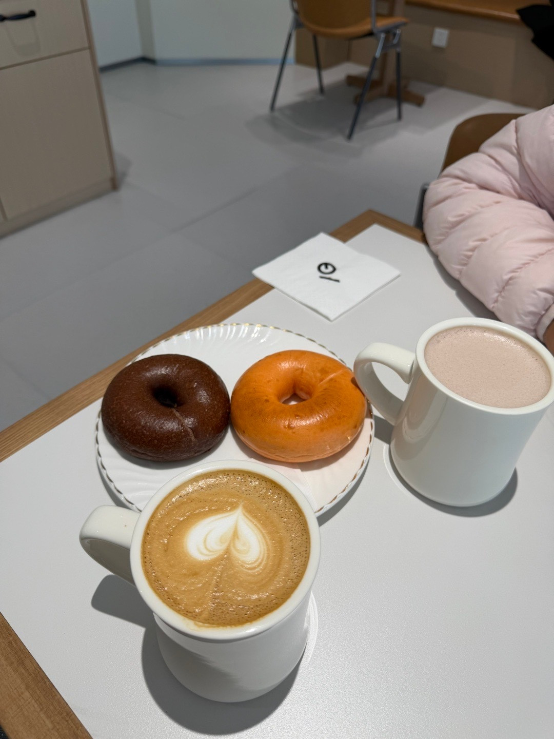 🖤༨ ᥫᩣ.时尚大片青岛·香格里拉大堂吧