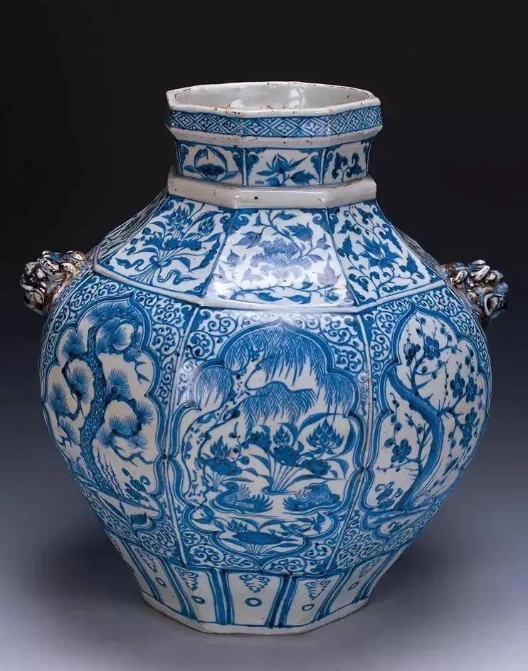 1977年，鞍山一男子将自家腌鸭蛋的瓷罐，200块钱卖给文物站。谁知道没过几天，