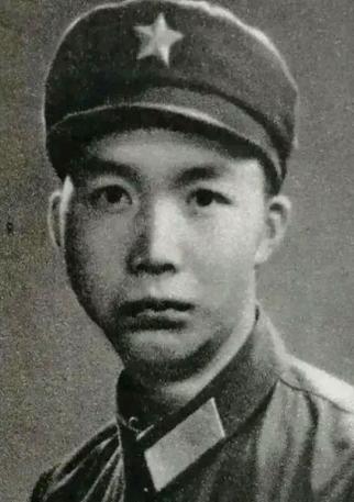 1979年，一个叫高华忠的士兵，接到了掩护全营撤退的死命令。战斗结束，任务完成，