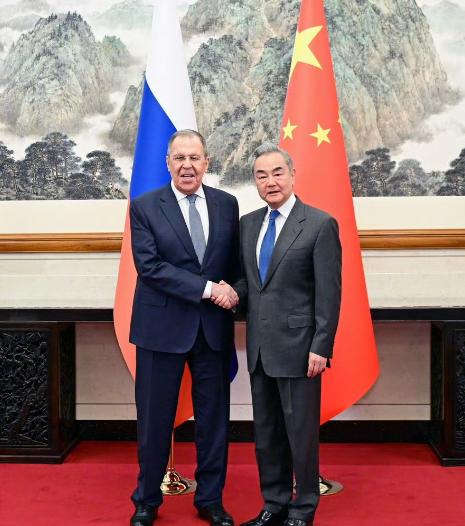 签约，中国和俄罗斯谈成了 毫无疑问，这一次俄罗斯访华取得了圆满成功。双方在现