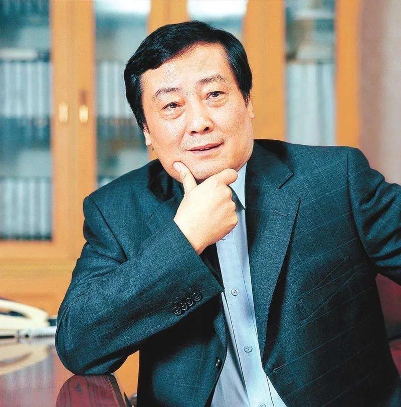 杜建英藏的太深了，仅凭一招就让宗老的一夫一妻深情人设塌了。原来早在1996年，宗