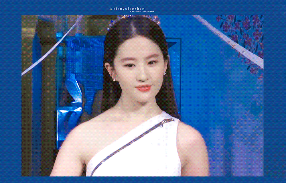宝格丽女王刘亦菲经典的Bvlgari活动造型太多了，几乎每一次都是大出圈，但如果从【最大限度突出品牌