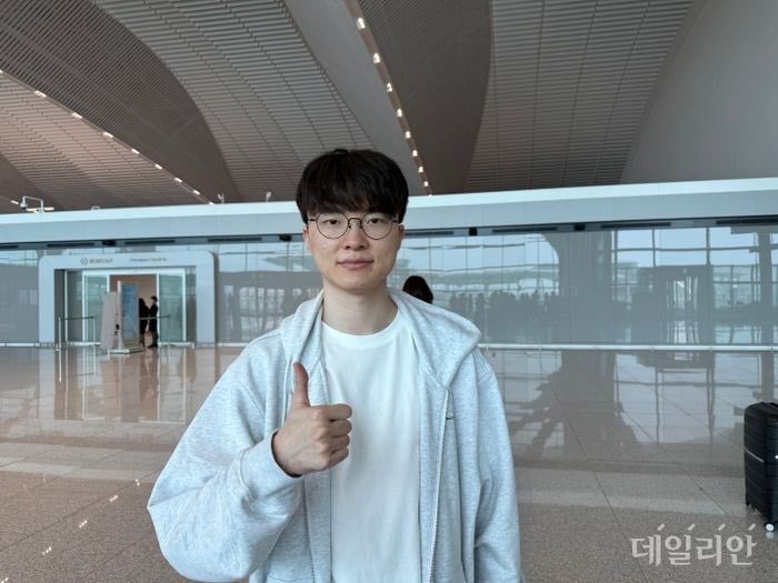 韩网更新Faker采访报道及出发图片🙌Faker:因为是克服各种困难