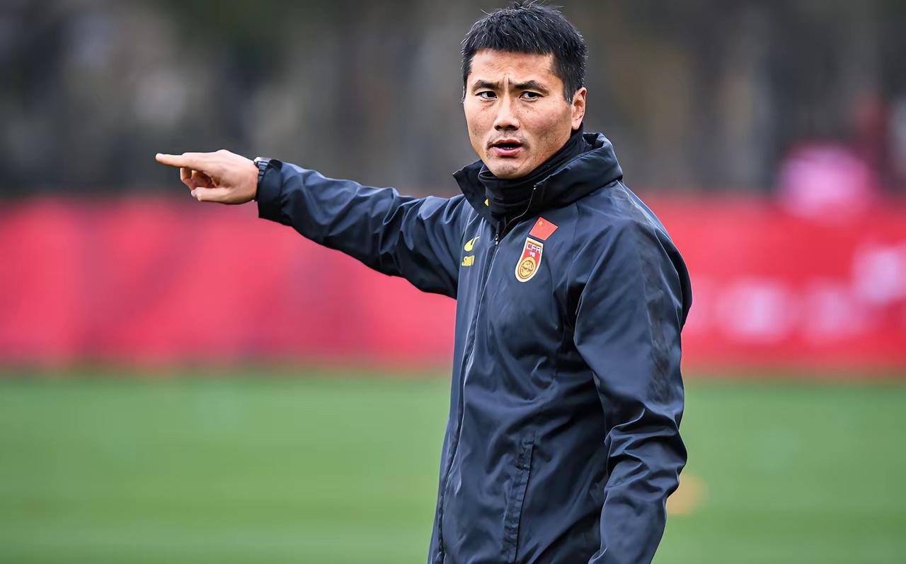 李铁：我当年800万执教国足，那是本土教练的顶薪，压力大责任更大。李霄鹏：我