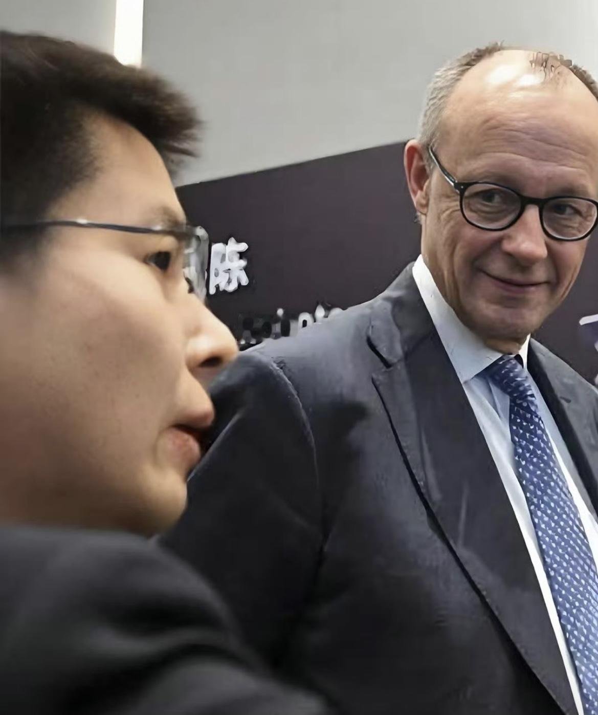 王兴兴，了不起的90后！6年，从出租屋小工作室，到接待德国总理默茨，一切皆有可