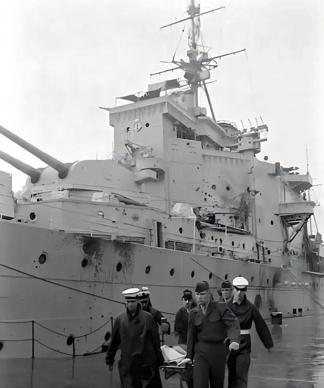 在紫石英事件中，1.3万吨的伦敦号重巡洋舰，装备4座203毫米双联舰炮，被英勇无