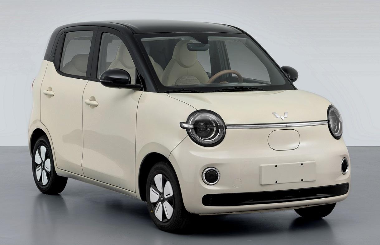 新款五菱宏光MINIEV要来了，两门、四门版都有大灯改为圆形状，视觉效果更讨喜