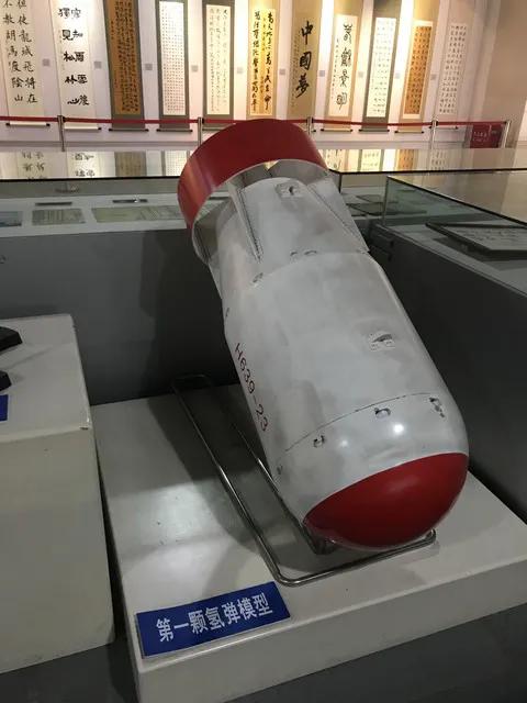 非核氢弹最为震慑人心的力量是什么？体现在它的高效与环保上。它以氢化镁制成，其原理