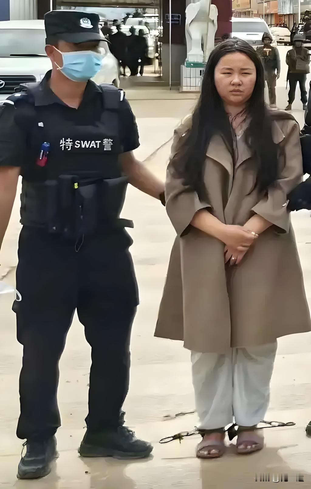 明珍珍这辈子值了，听说她从前爱美想减肥。这回，瘦脸不瘦胸，减肥效果多好！不过