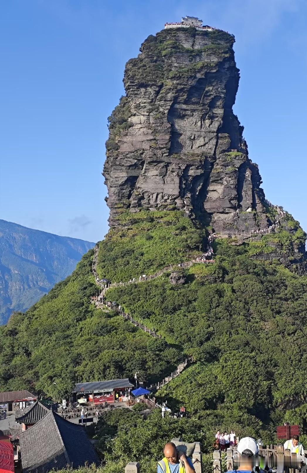 梵净山之行结束，全程就围绕“老金顶”和“红云金顶”两座山顶，走的每一步几乎都是台