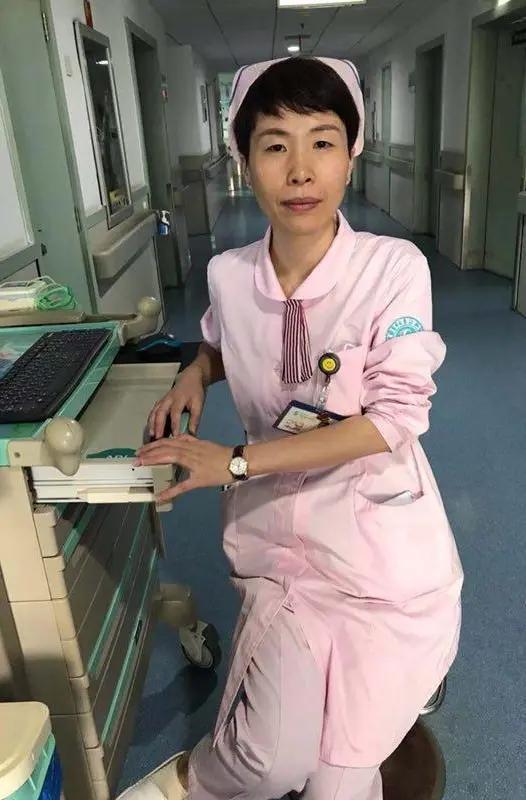 曹玲玲（1981年5月-），中共党员，浙江省绍兴市中心医院大内科护士长。2020