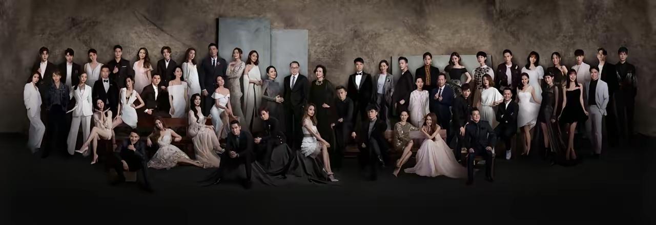 英皇娱乐这次维护张敬轩事件，已经彻底暴露了它的底色，这种吃饭砸锅的行为必须要付出