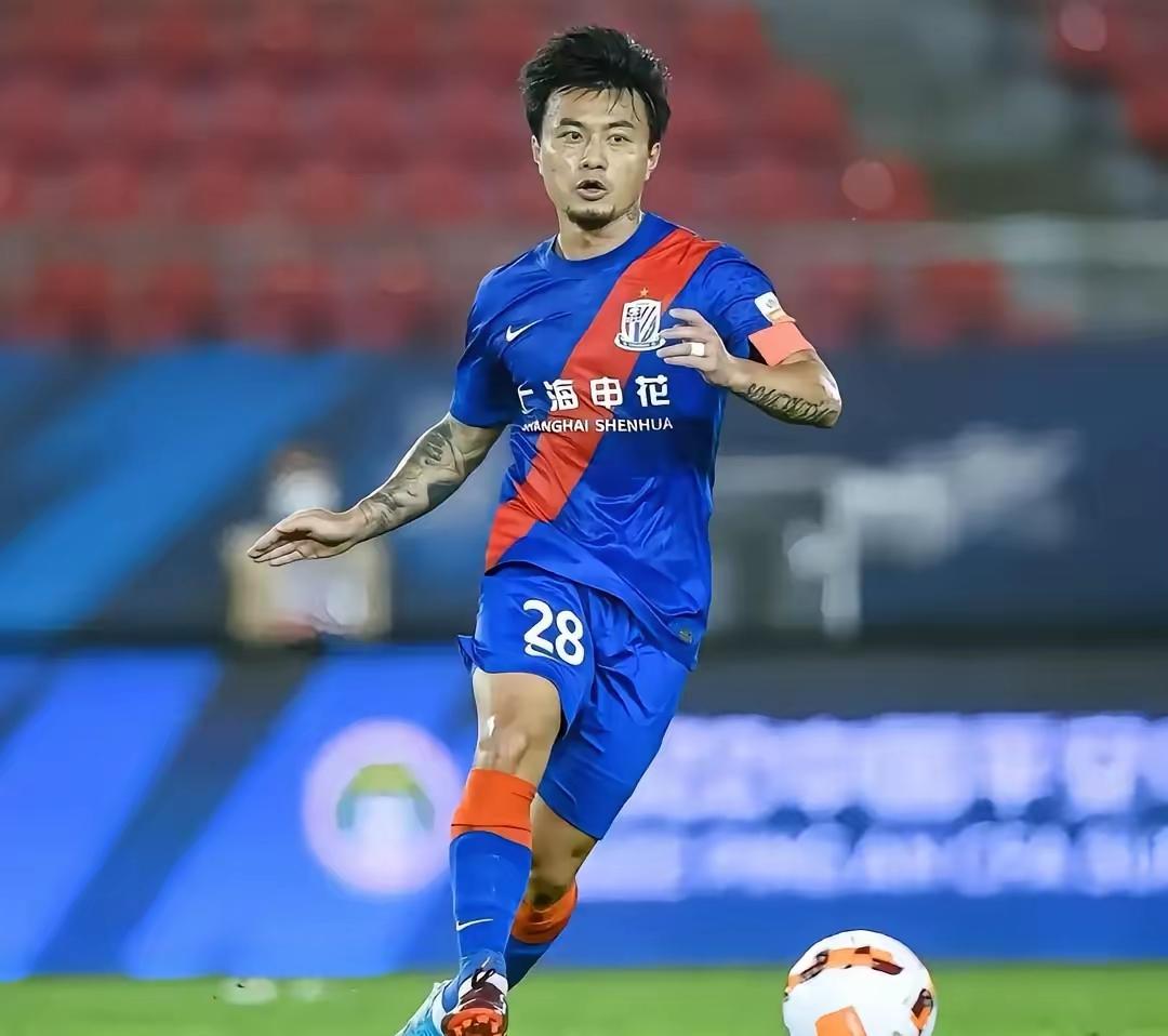 很多队史记录都在他的名下，三座足协杯一座超级杯，居然换不来一个体面的退役仪式？