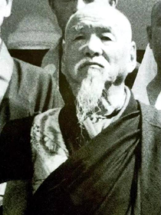 1954年，毛主席询问高僧喜饶嘉措：人这一生真的有轮回吗？对方的回答让主席不住点