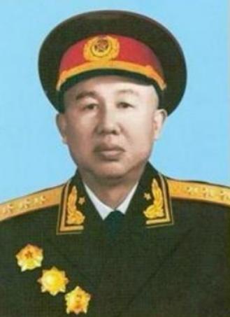 1949年，罗荣桓偶遇察哈尔军区司令员王平，准备让他担任13兵团政委，聂荣臻却果