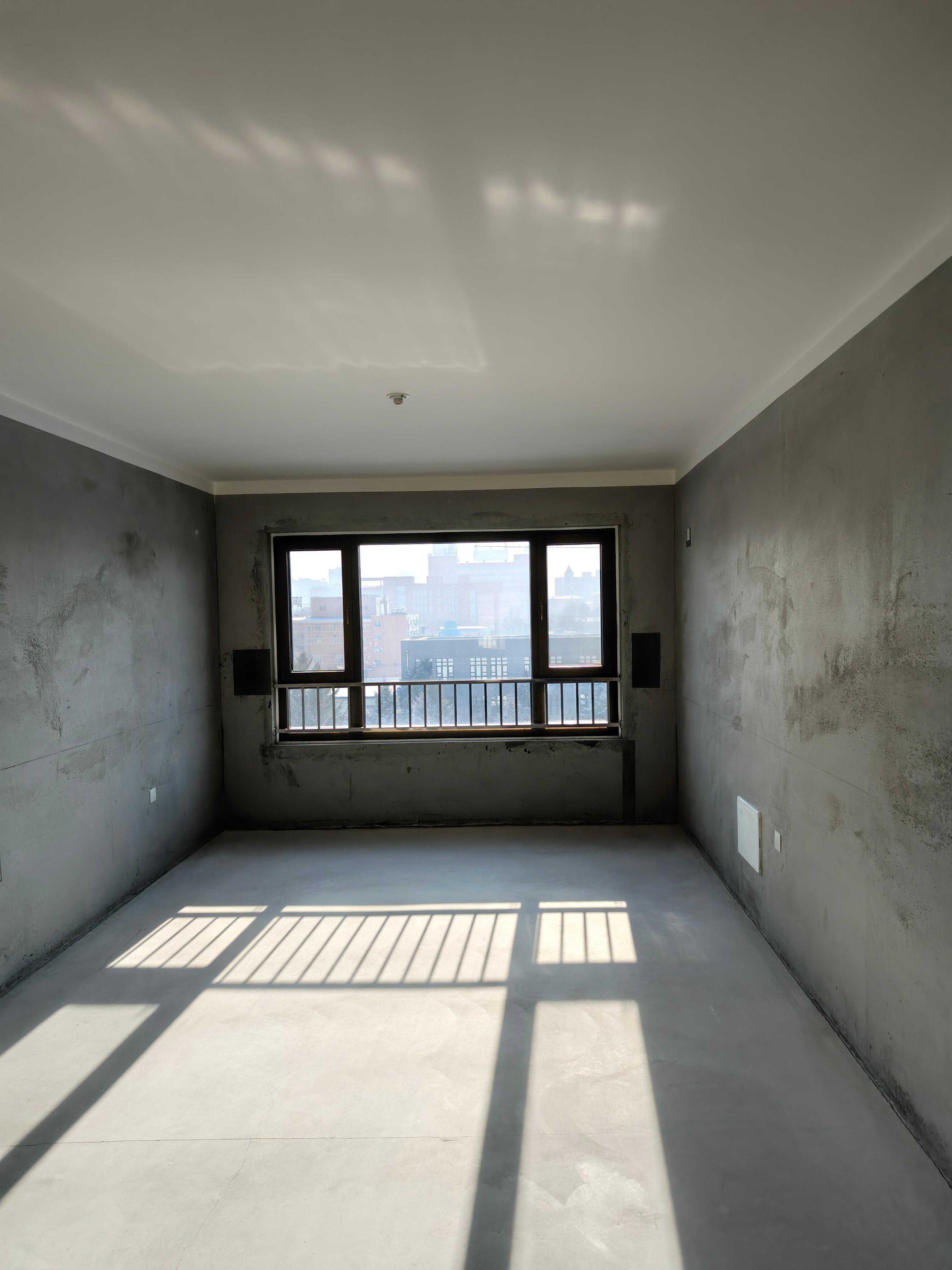 同学买房子过来瞅瞅，啥时候我也能住上三室的房子嘞